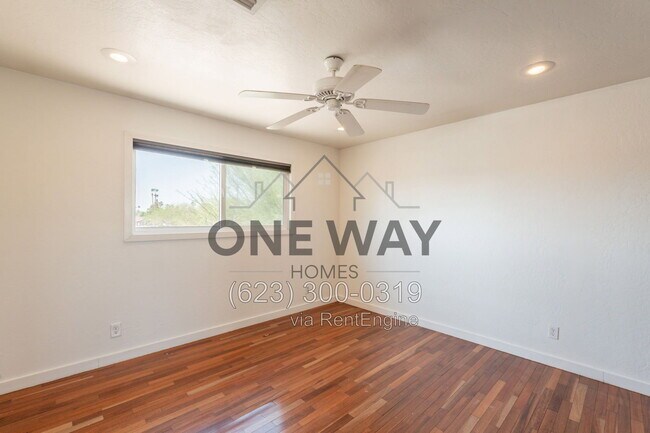 Building Photo - 1325 W Lobo Ave