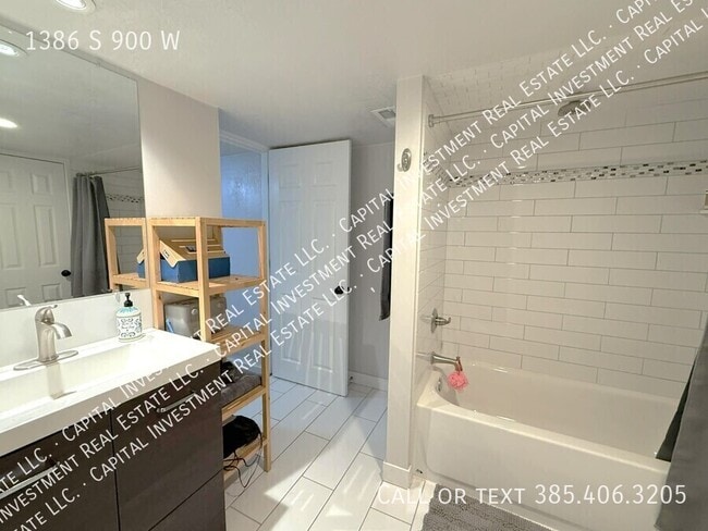 Building Photo - 1386 S 900 W