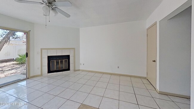 Building Photo - 791 Assisi Ln