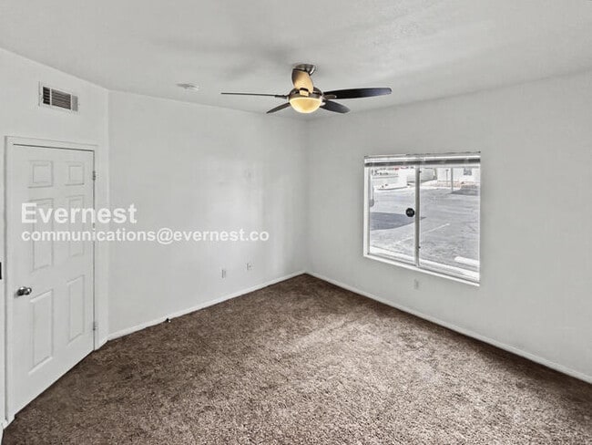 Building Photo - 5922 W Vegas Dr