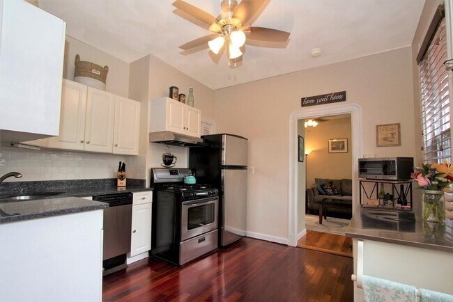 Building Photo - 25 Sullivan St