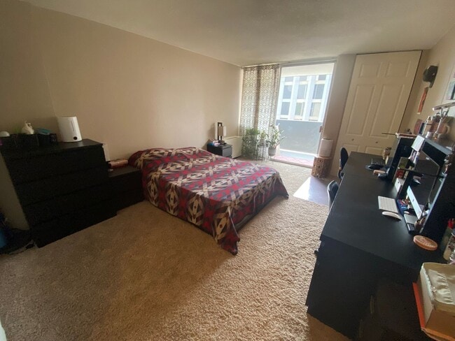Building Photo - Great Barrington Condo
