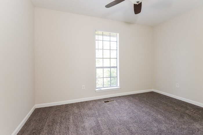 Building Photo - 5553 San Marcos Dr