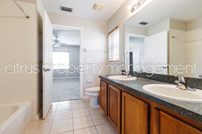 Building Photo - Spacious 4/3 in Independence Available Now!