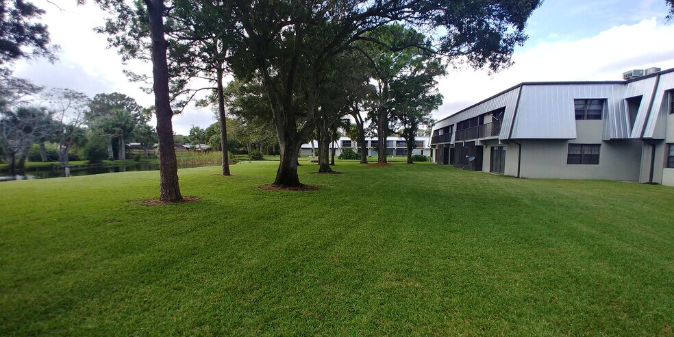 Building Photo - 2517 S 17th St