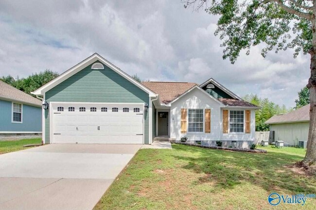 Primary Photo - 118 River Oaks Dr