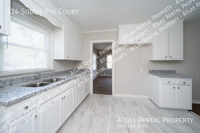 Building Photo - 314 9th Ct S
