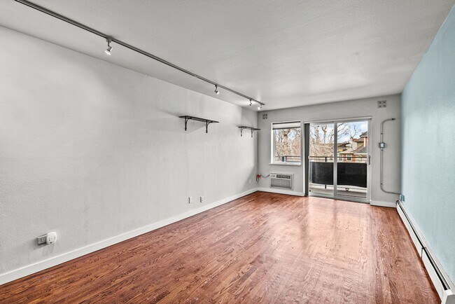 Building Photo - Downtown 1 Bedroom 1 Bath! Coming Soon!