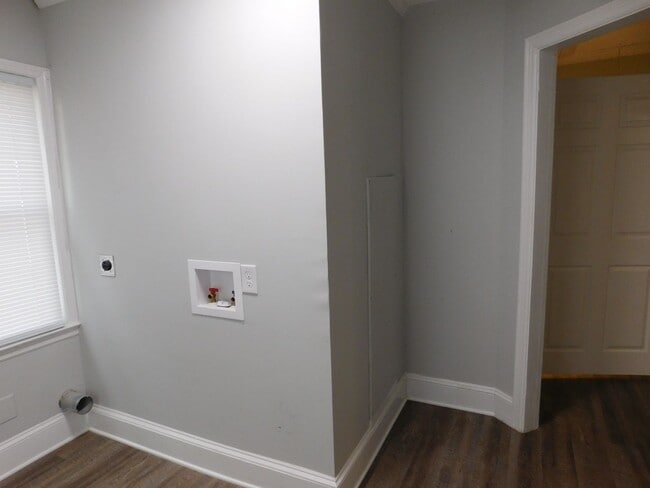 Building Photo - 418 Church Rd