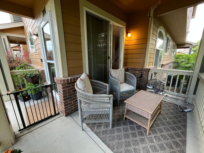 Building Photo - Fantastic Townhome in Loveland