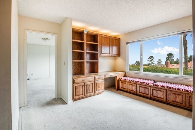 Building Photo - Tranquility on Beachside