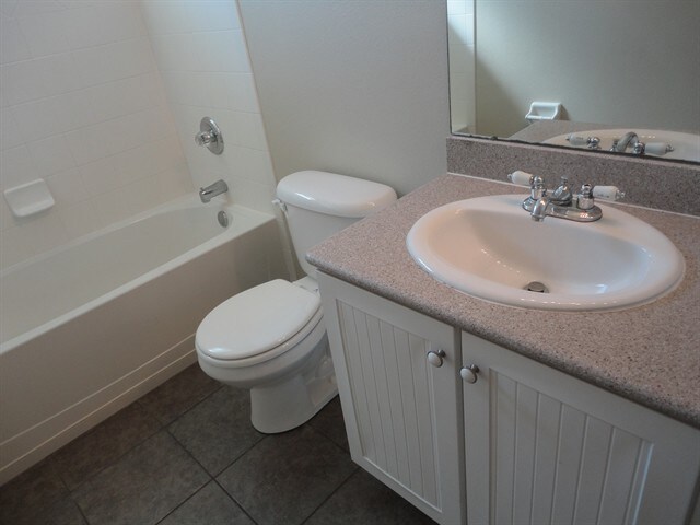 Building Photo - 4015 Warwick Hills Dr