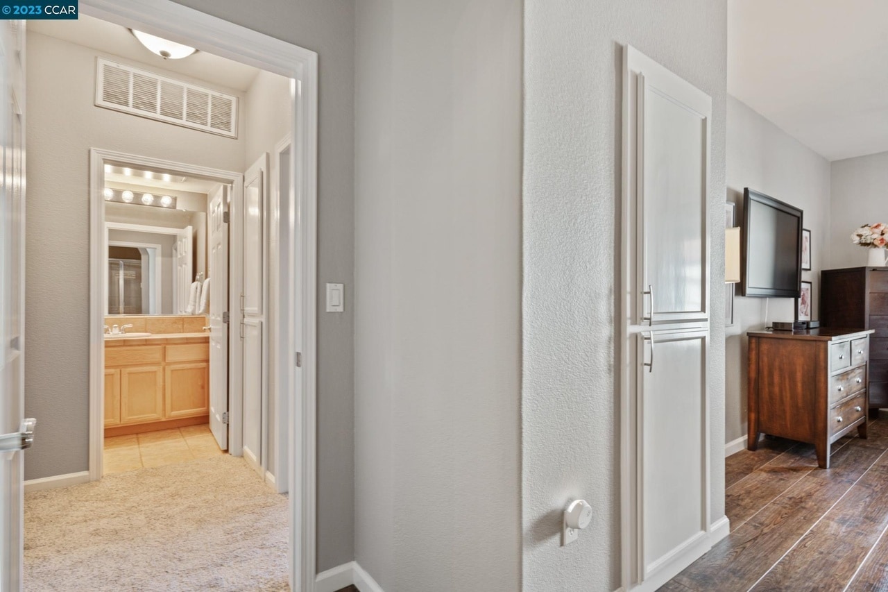 Building Photo - 4323 Clarinbridge Cir