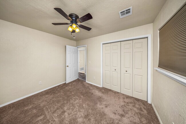 Building Photo - 1702 NW 45th St