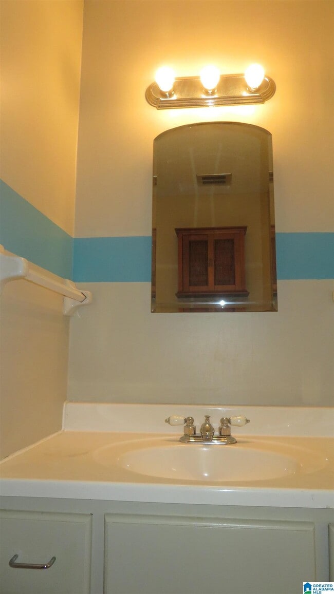 Building Photo - 3937 Montclair Rd