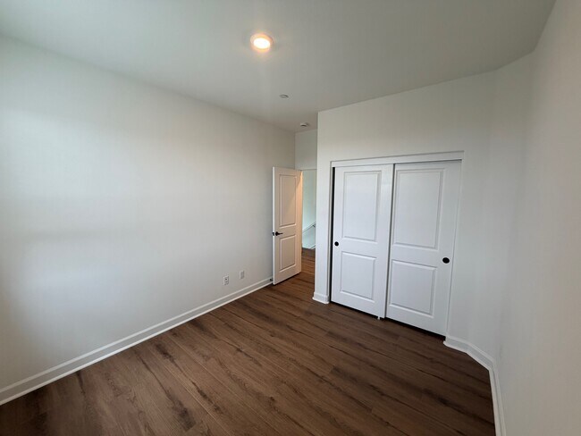 Building Photo - 460 Caliper Wy