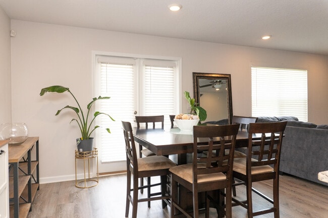 Building Photo - 1114 Valor Walk