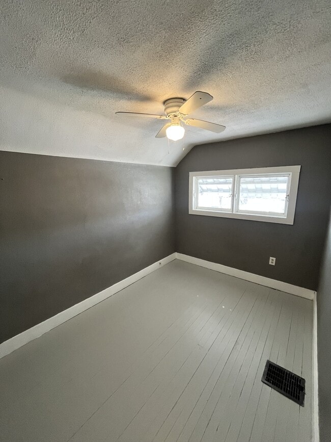 Building Photo - 239 Poplar St