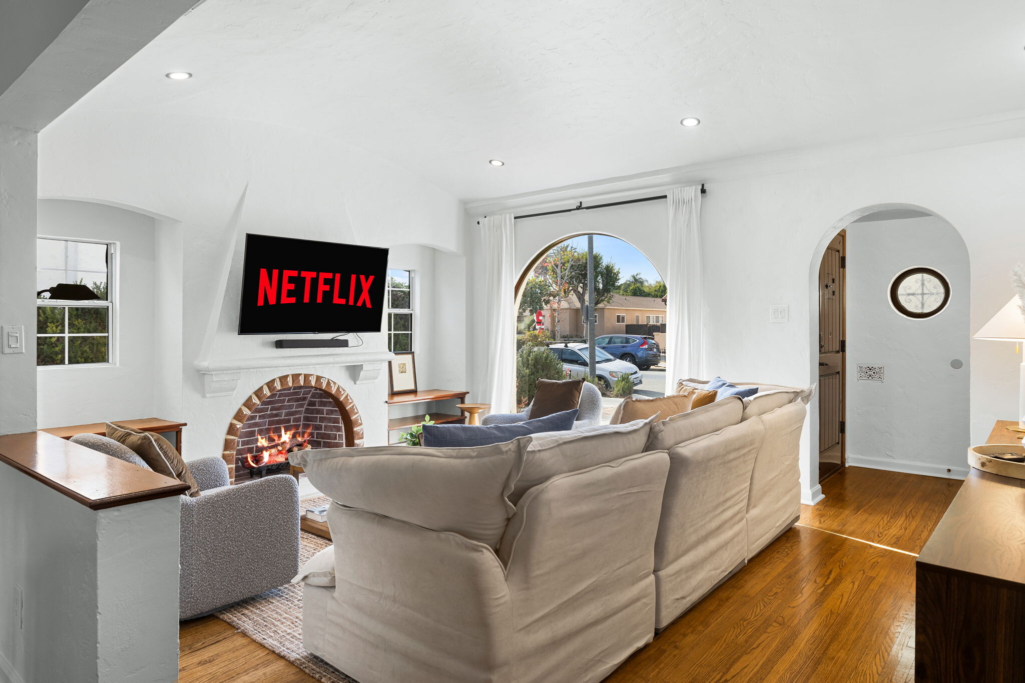 Building Photo - 3758 Gaviota Ave