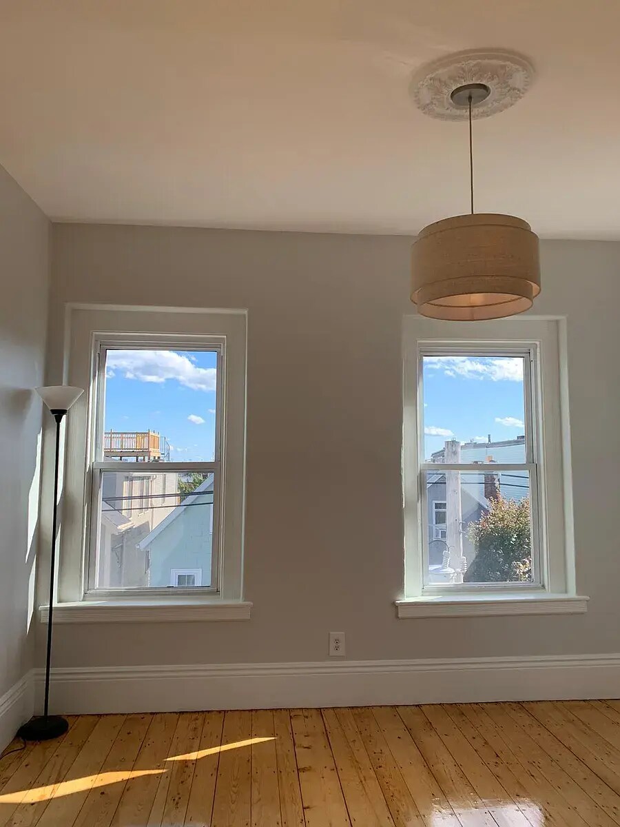 Building Photo - 147 Princeton St