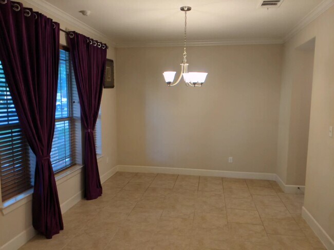 Dining - 13204 Hymeadow Cir