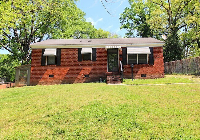 Building Photo - Cozy Remodeled Bungalow