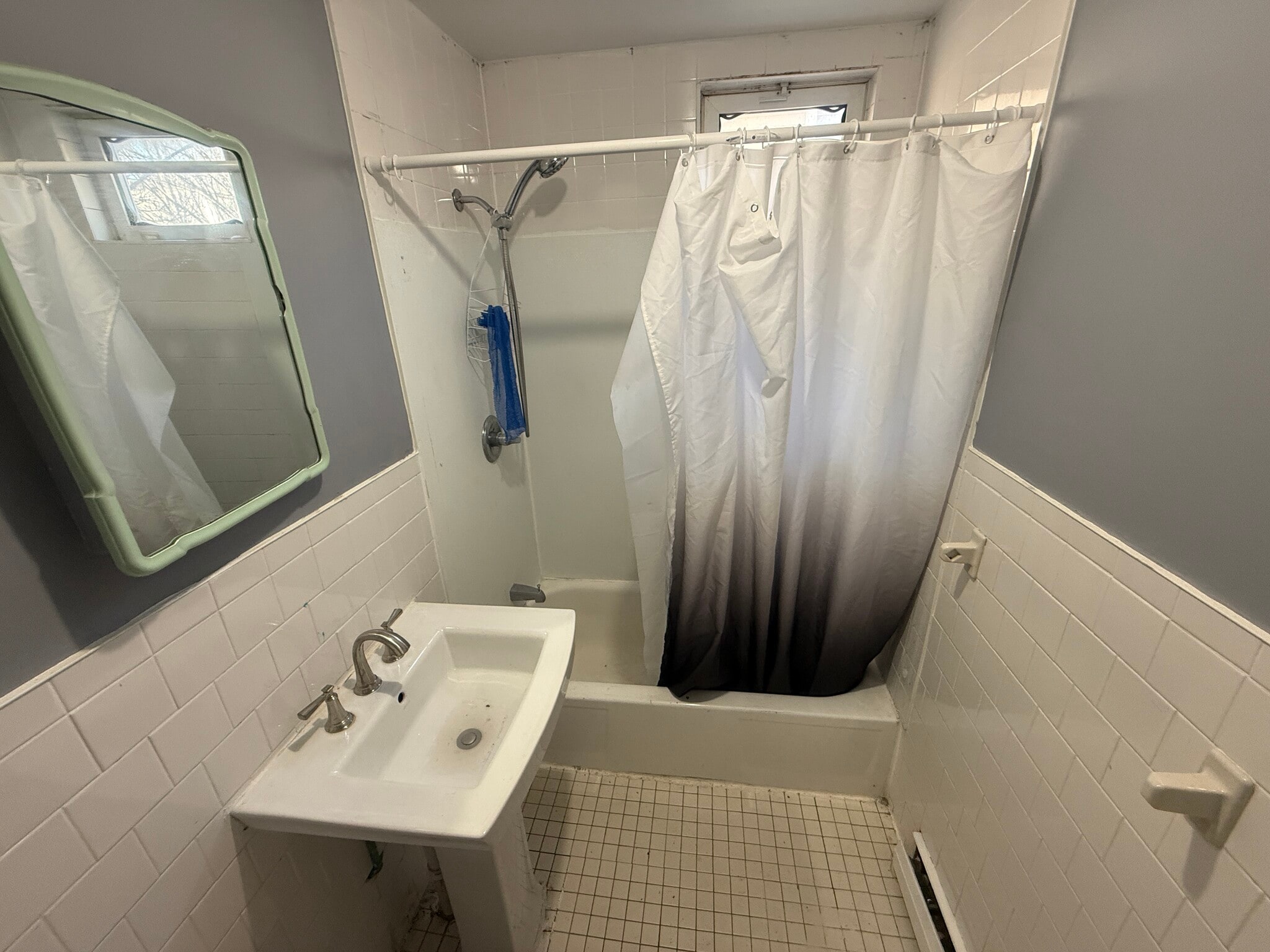 Building Photo - 4 Pearl St