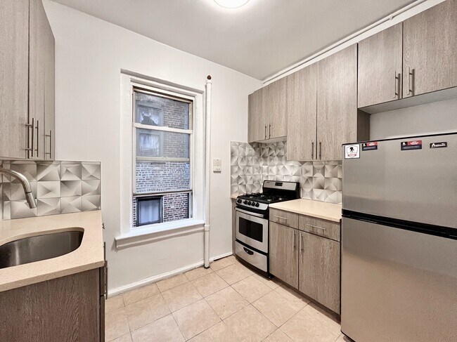 Building Photo - 22 St Nicholas Pl