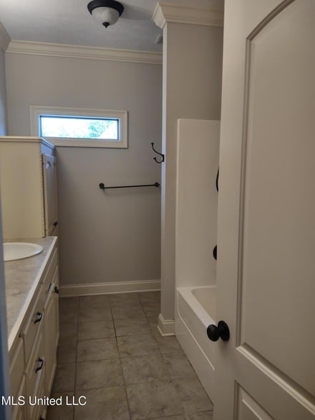 Building Photo - 103 Hallmark Pl