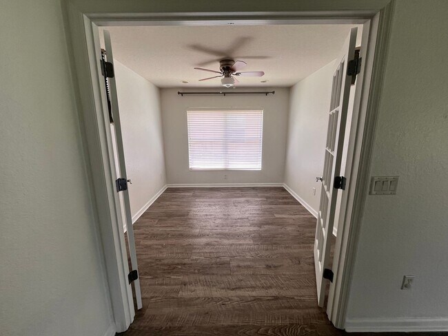 Building Photo - 4146 SW 47th Ct