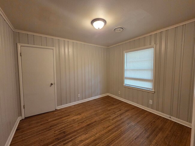 Building Photo - 5369 Lochinvar Rd