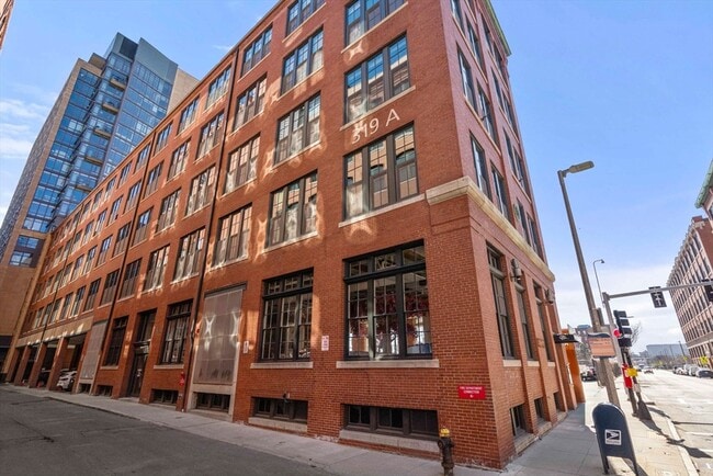 Building Photo - 319 A St