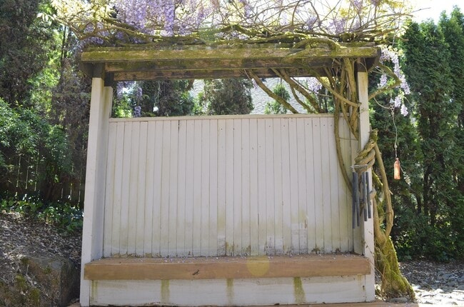 Building Photo - Spacious Somerset Home Near Top Schools an...