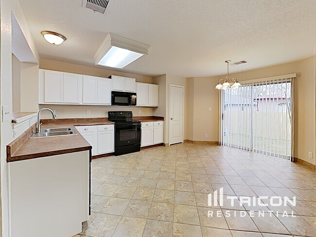 Building Photo - 8115 Thicket Pass
