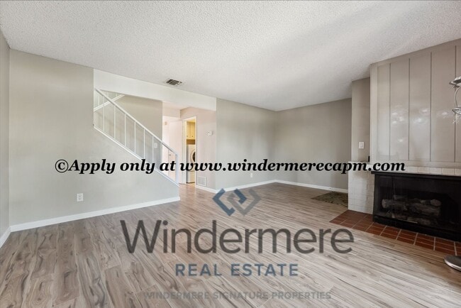 Building Photo - Easy Living in a Cozy West Sac Community!