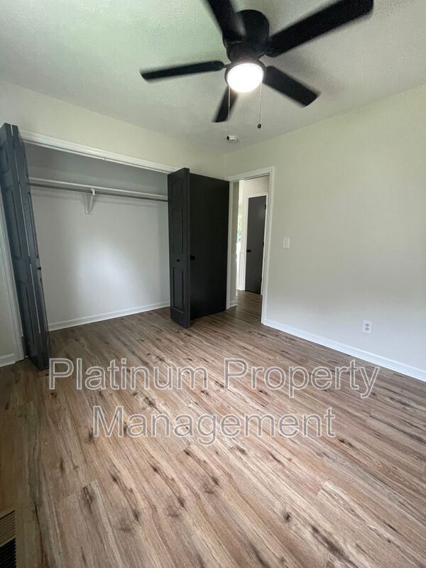 Building Photo - 35 Pecks Creek Ct