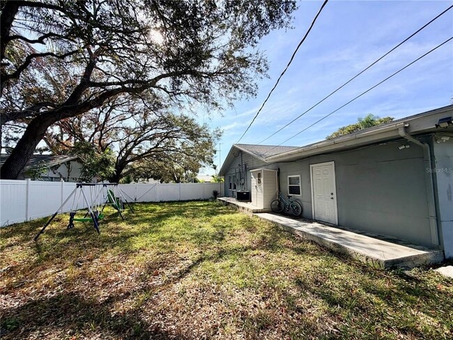 Building Photo - 3295 Adrian Ave