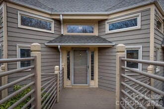 Building Photo - 14623 Waterside Dr