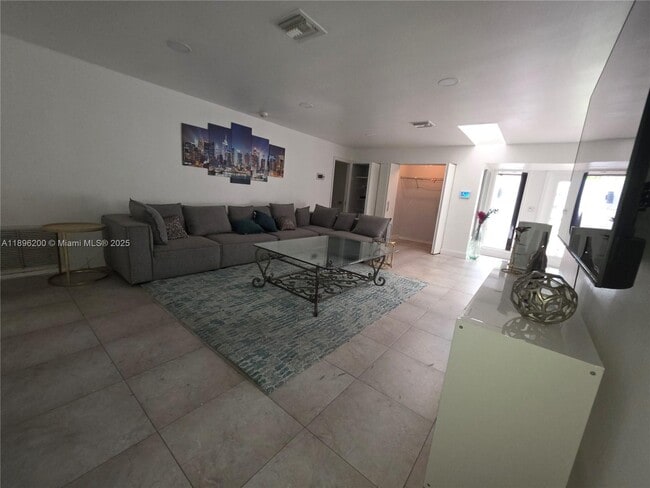 Building Photo - 690 NW 68th Ave