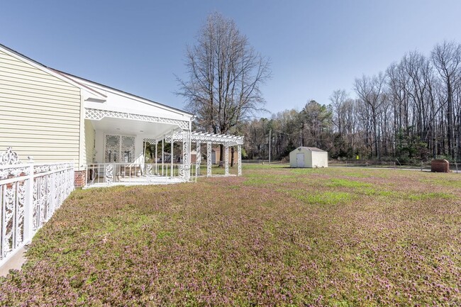 Building Photo - 7800 Tamarind Dr