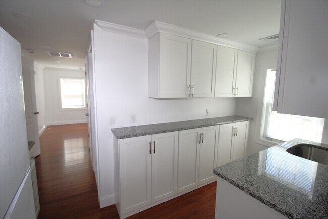 Building Photo - 96 Walnut Ln