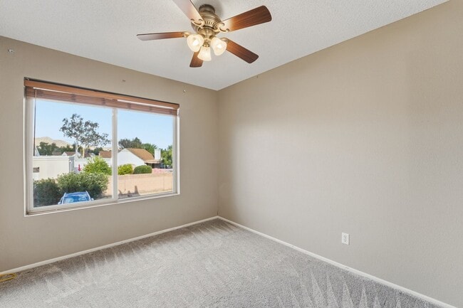 Building Photo - Beautifully maintained 3-bedroom, 2.5-bath Condo in the heart of Phoenix!