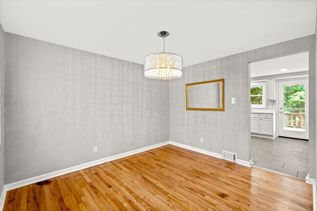 Dining room - 132 Sheldon Ave