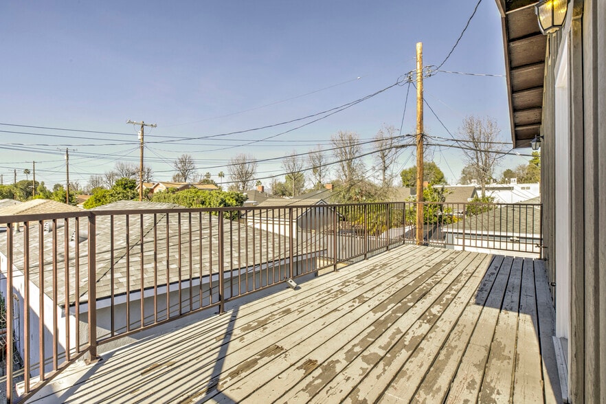 Building Photo - 6011 Bellaire Ave