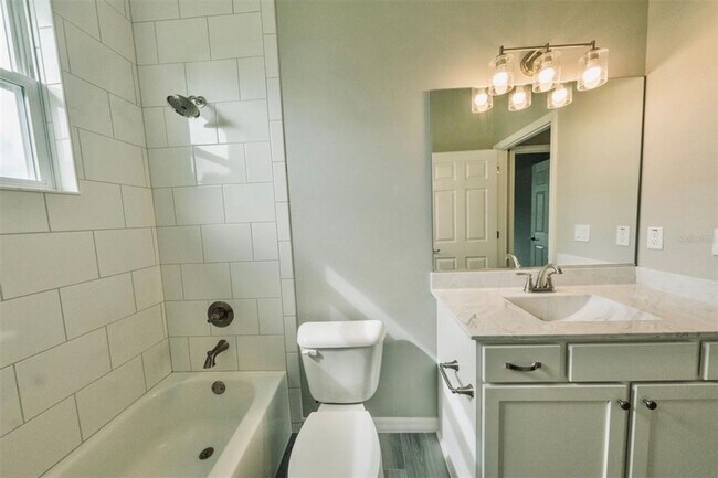 Building Photo - Executive 4/3 Rental