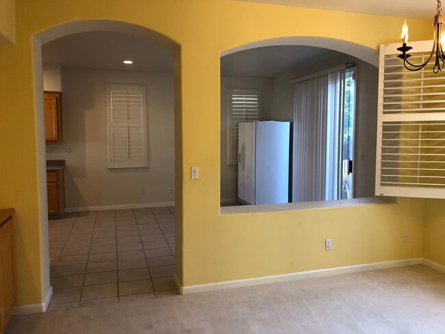 Building Photo - 2295 Lenox Pl