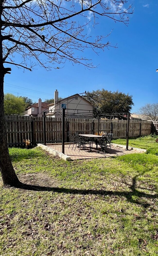 Building Photo - Conveniently Located to Randolph AFB, 4/2.5 ~ Large Backyard ~ Storage Shed ~ Move In Ready!