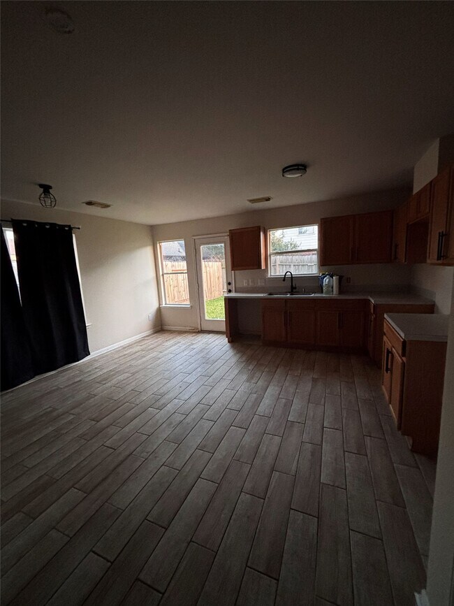 Building Photo - 1235 Chalk Rock Dr