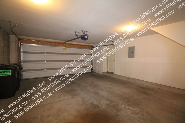 Building Photo - 2 MASTER SUITES!!! 2 Bedrooms, 2.5 Bath To...