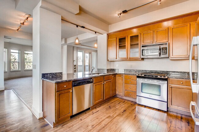 Building Photo - 7800 Plaza Condominiums ~ Mercer Island